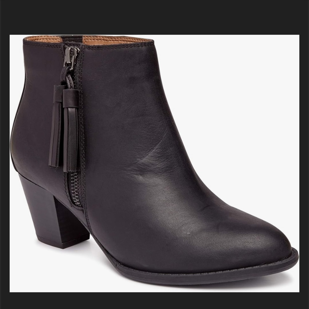 Vionic Upright Madeline Black Leather Ankle Bootie size  8 tassel zip